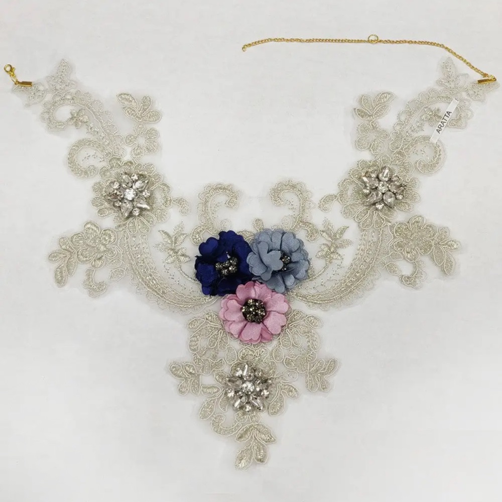 Queen Victoria Pinned Necklace (OS) Gold